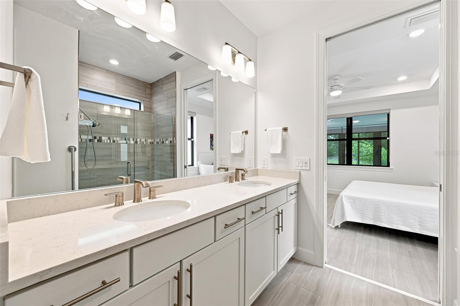 6713 ALSTEAD CIR — photo 40