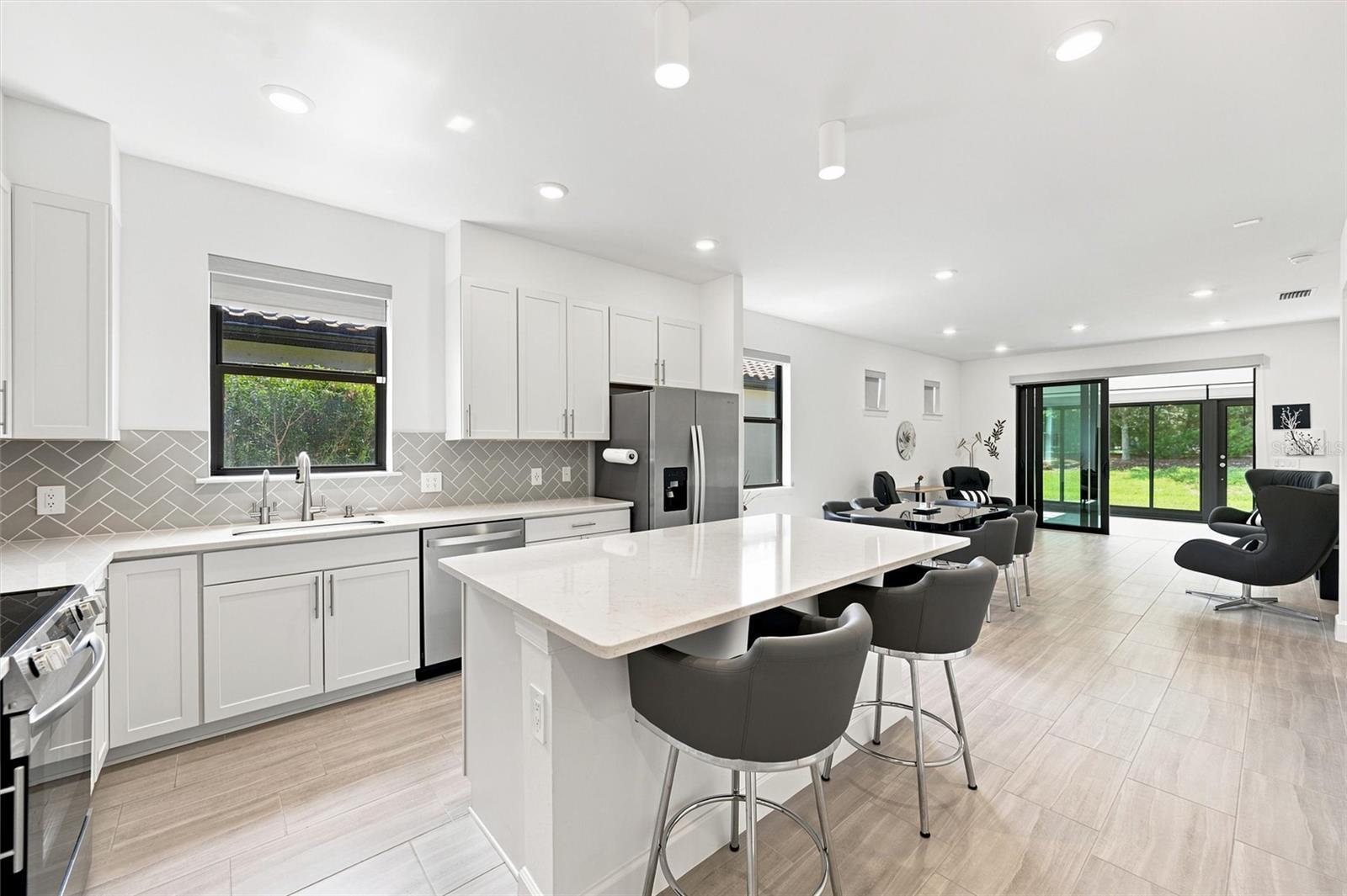 6713 ALSTEAD CIR — photo 10