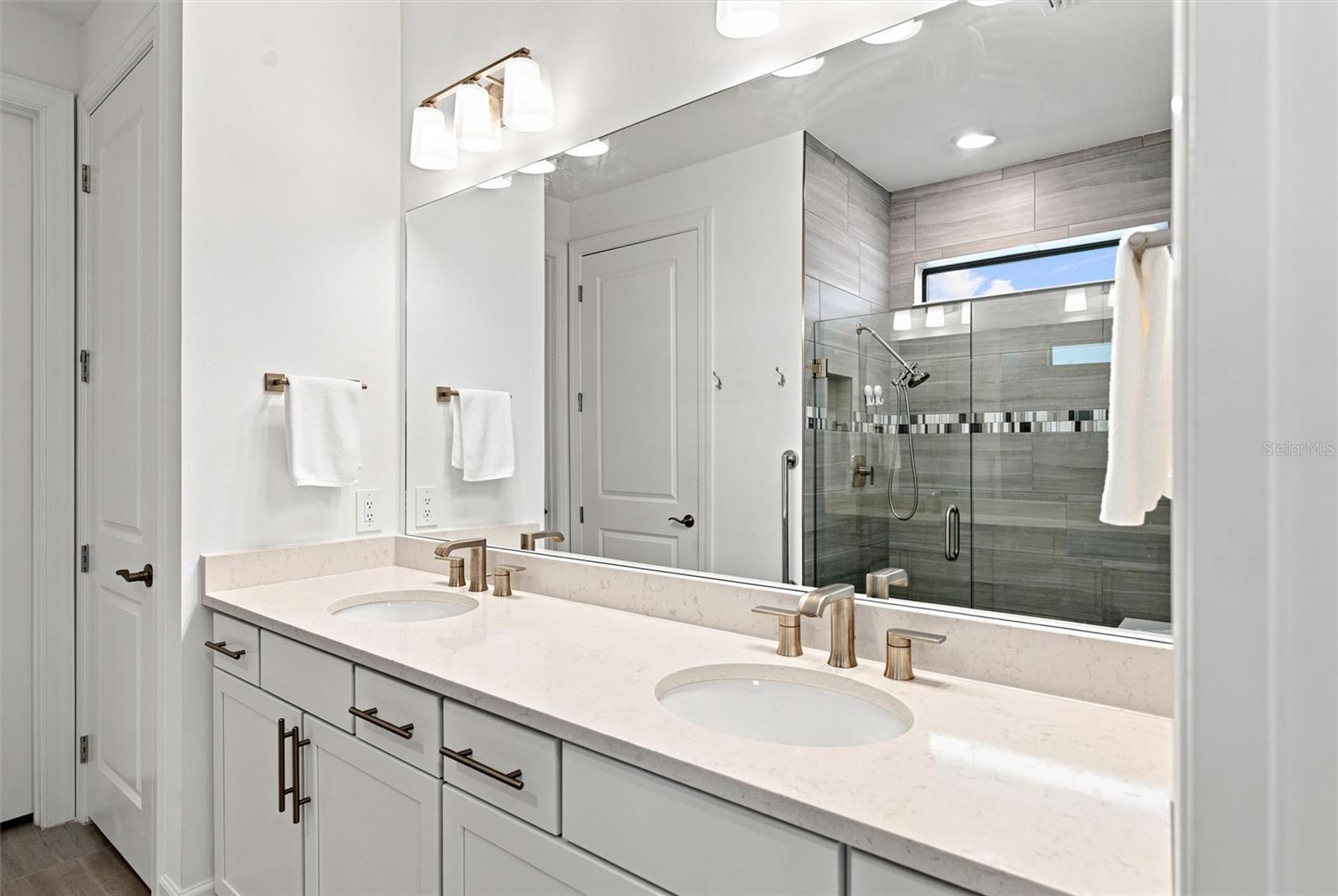 6713 ALSTEAD CIR — photo 37
