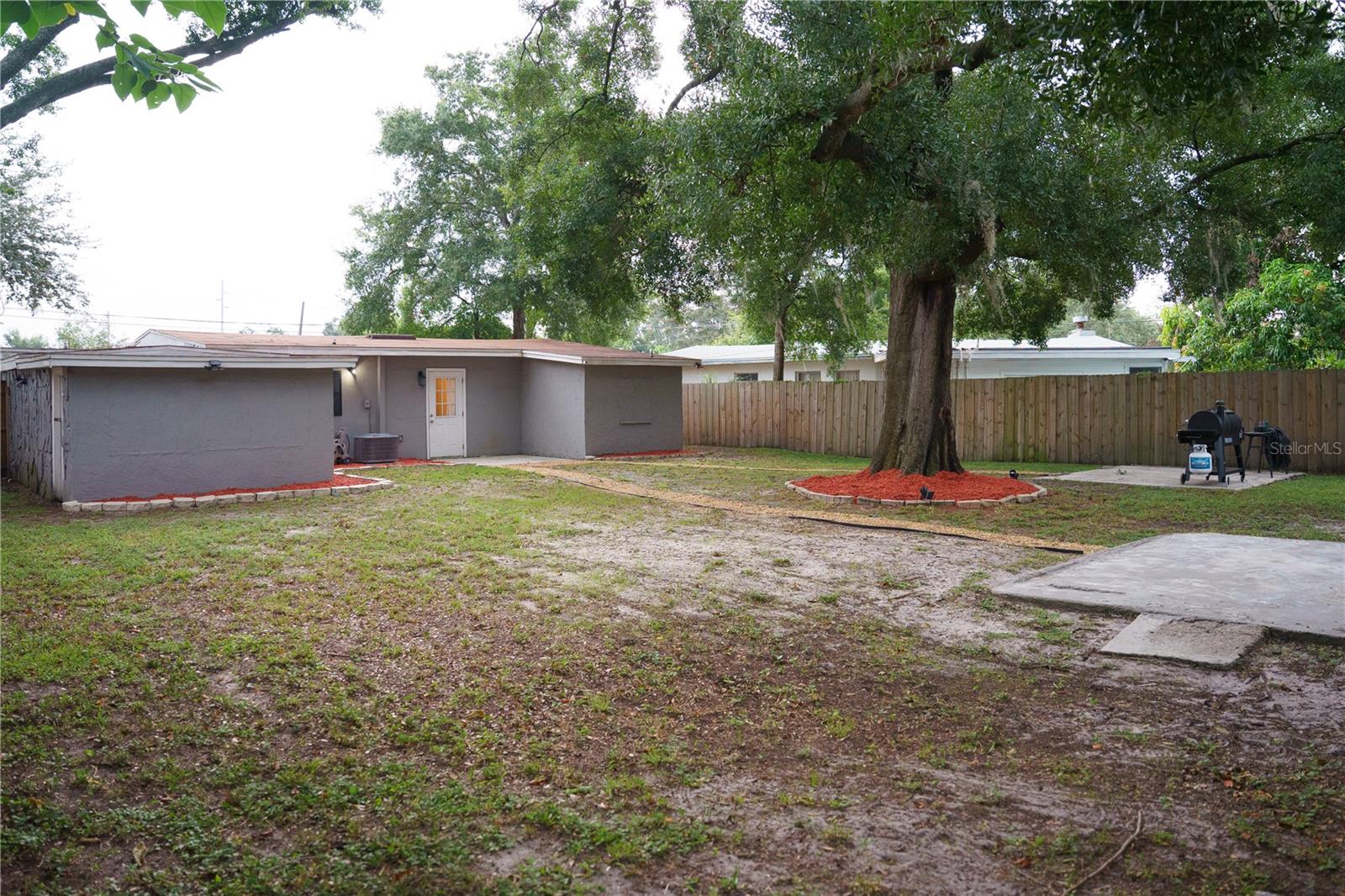10906 N LANTANA AVE — photo 34