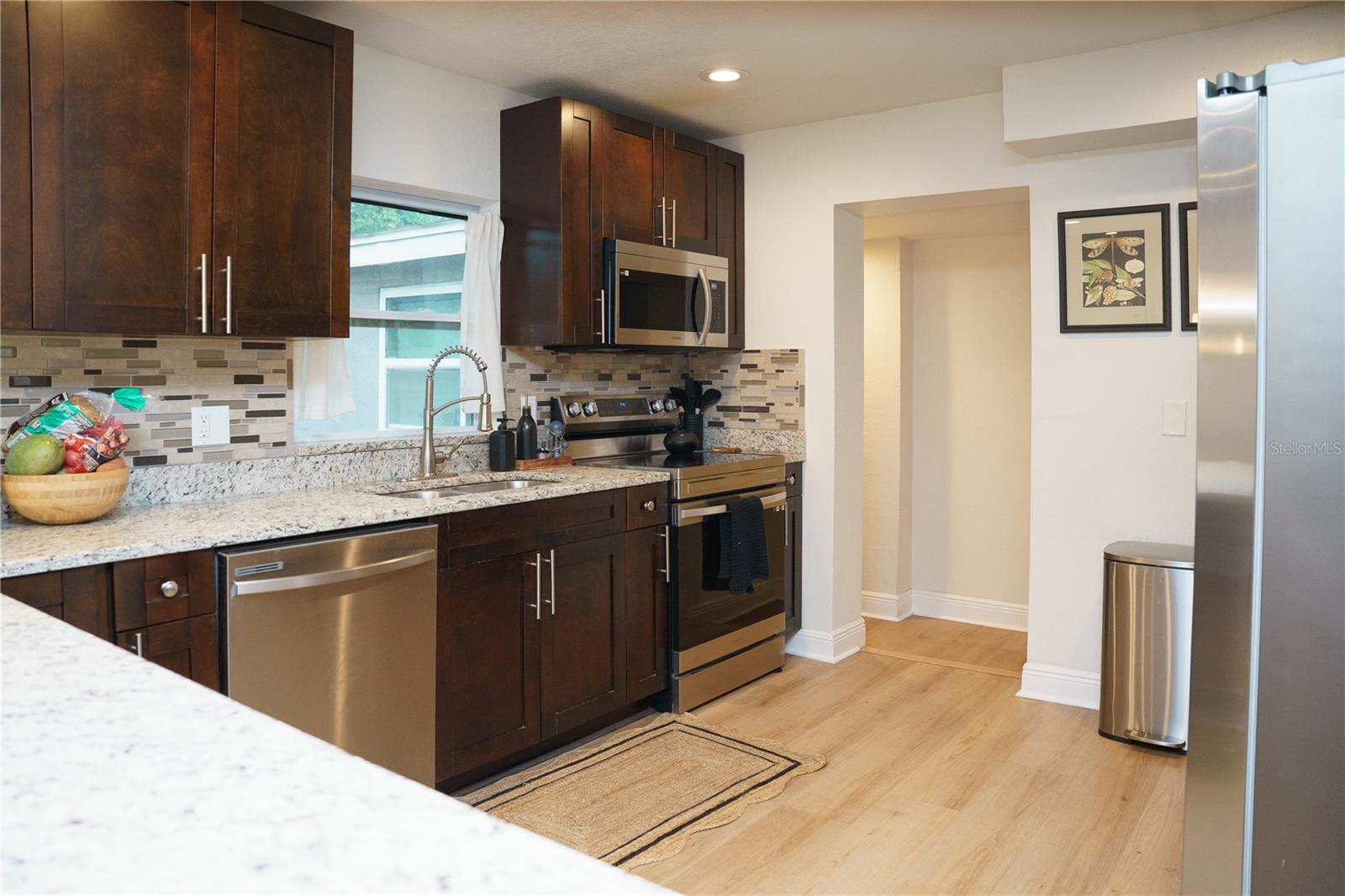 10906 N LANTANA AVE — photo 24