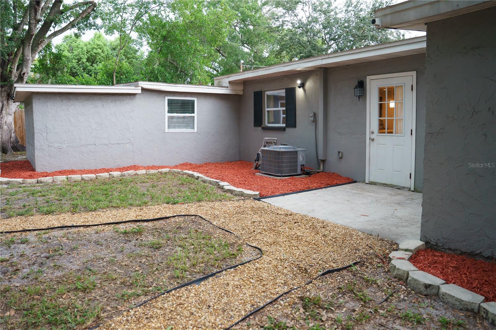 10906 N LANTANA AVE — photo 37