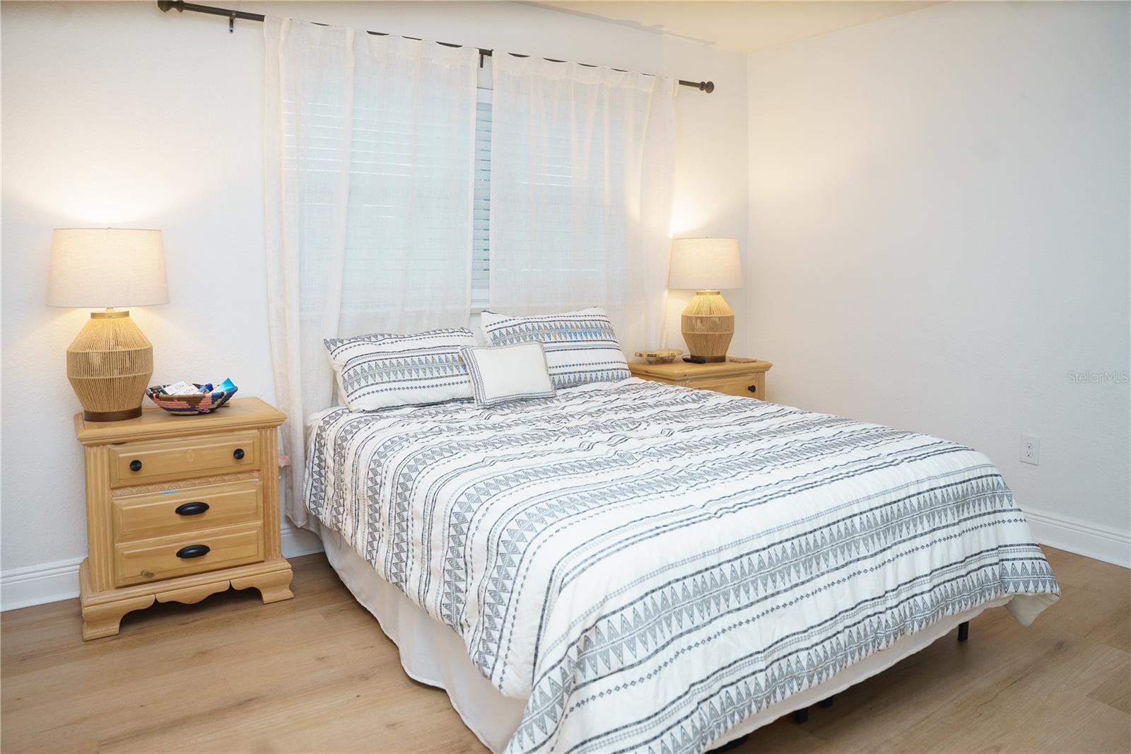 10906 N LANTANA AVE — photo 15