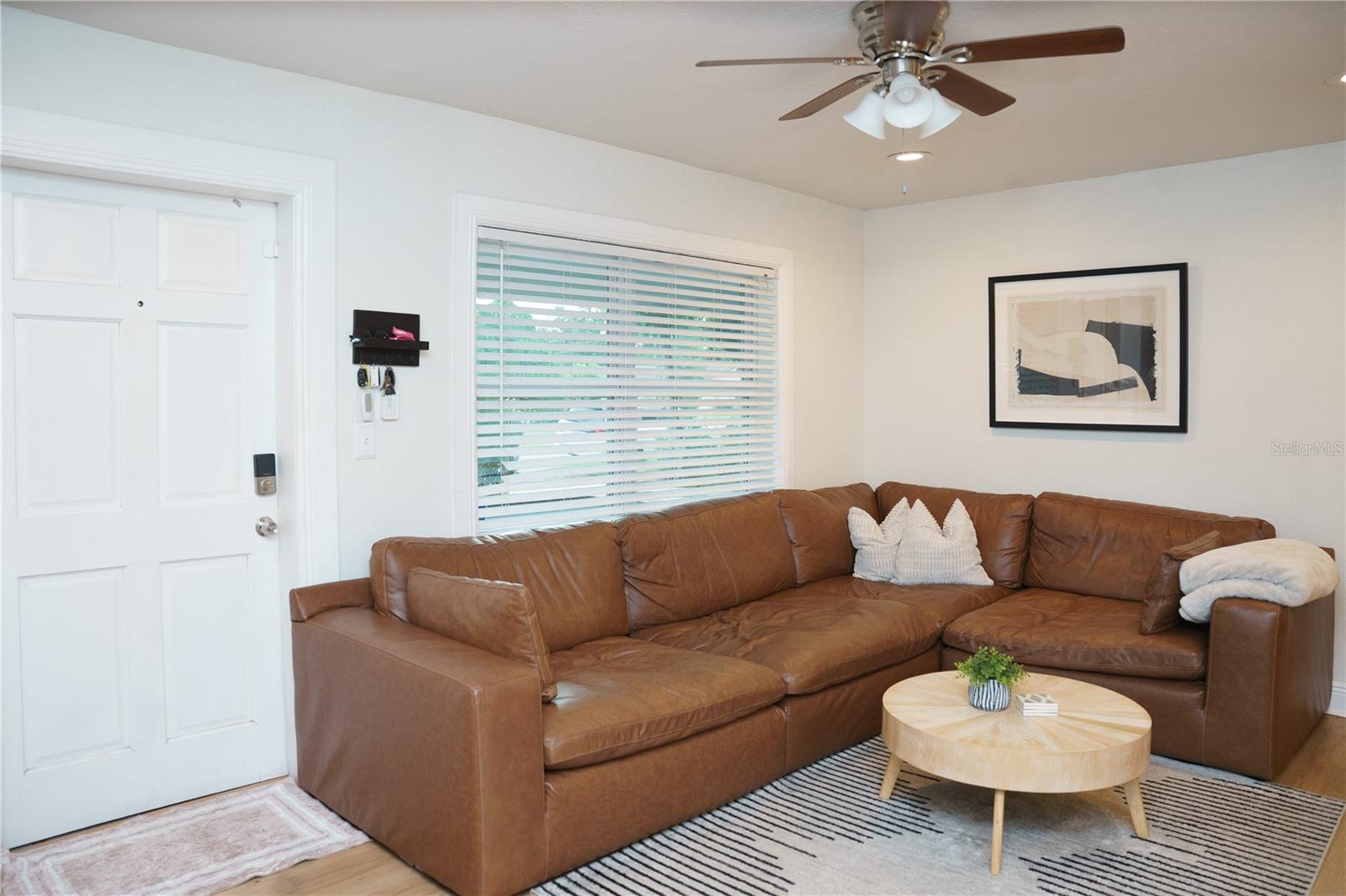10906 N LANTANA AVE — photo 7