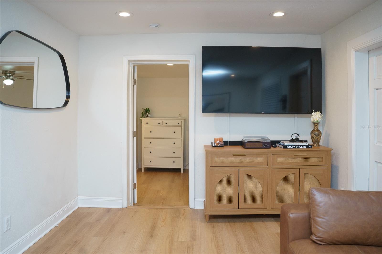 10906 N LANTANA AVE — photo 9