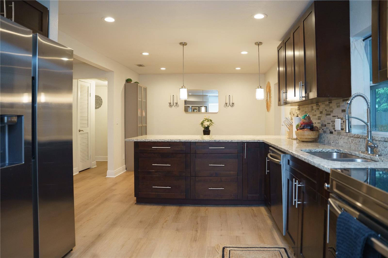 10906 N LANTANA AVE — photo 25