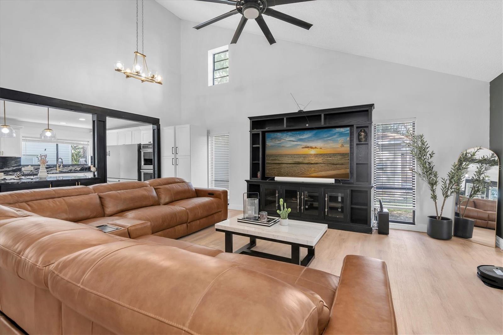 1901 LANDSIDE DR — photo 10