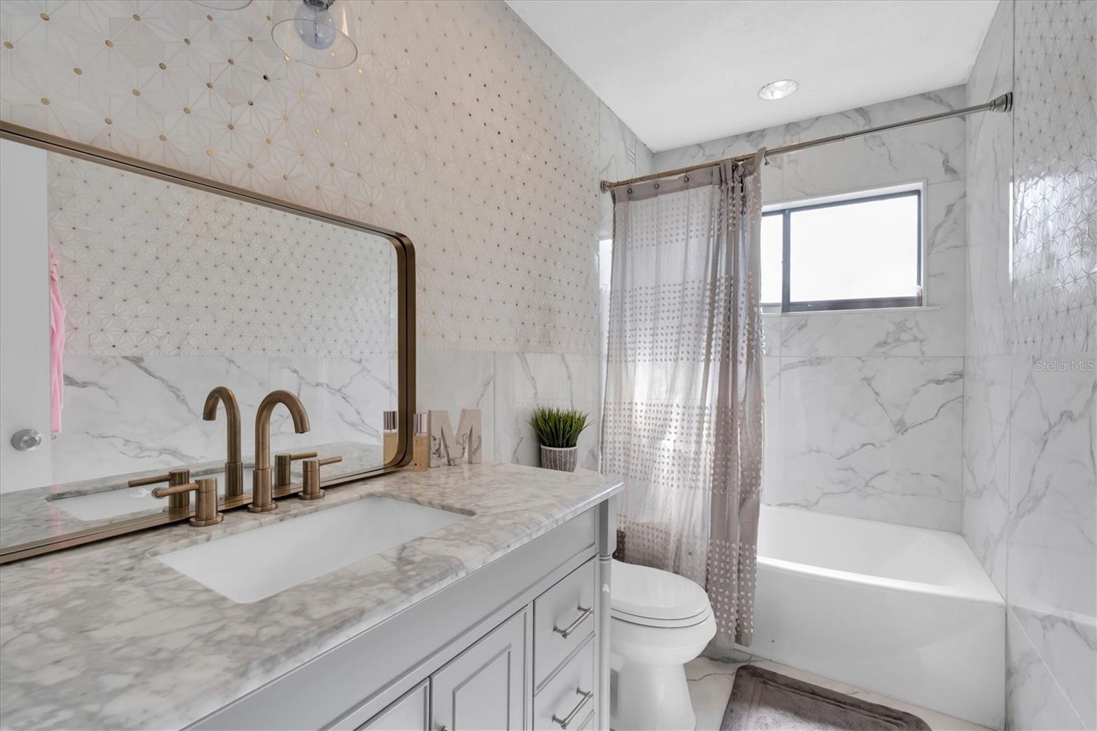 1901 LANDSIDE DR — photo 31