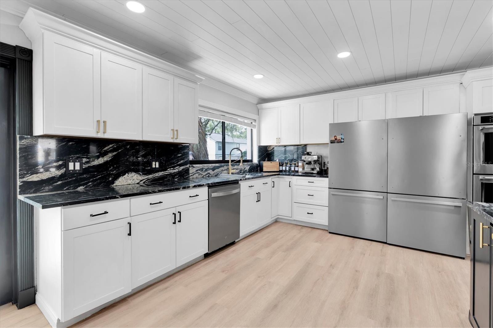 1901 LANDSIDE DR — photo 12