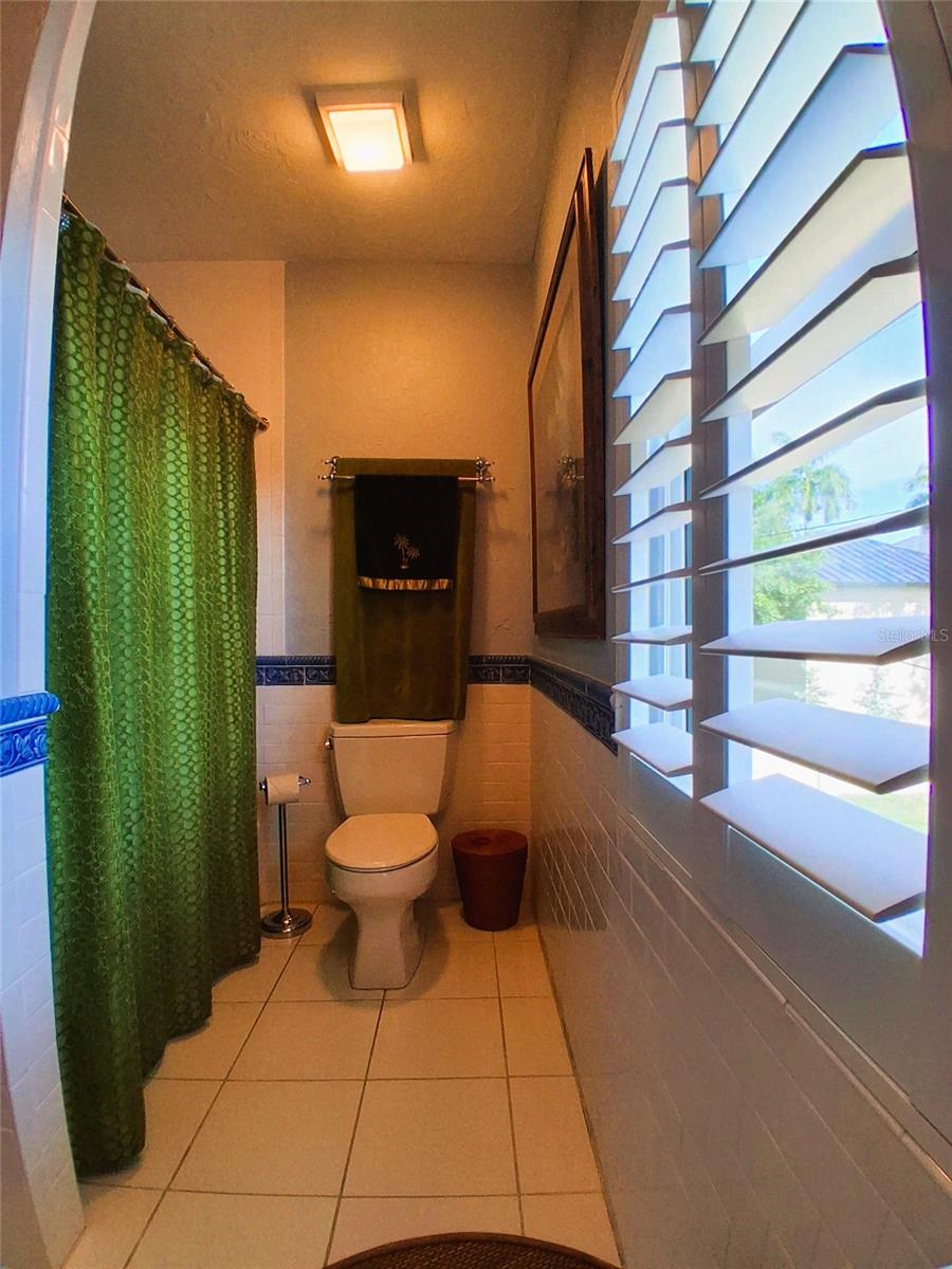 451 WOODLAND DR — photo 20