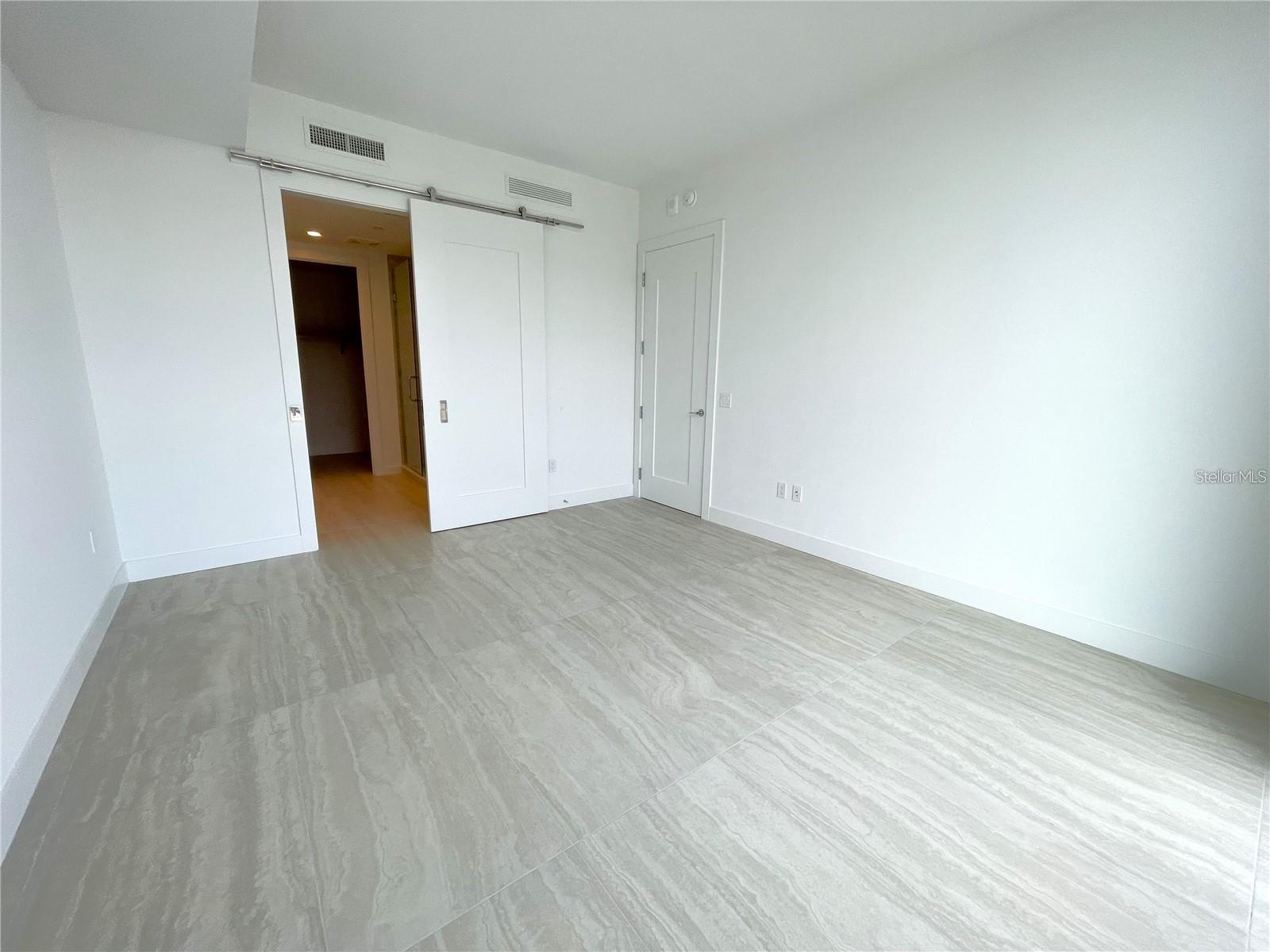 301 QUAY COMMONS #904 — photo 23