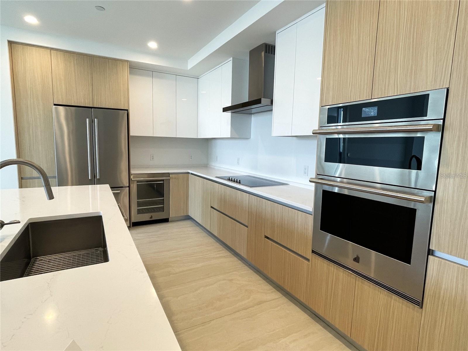 301 QUAY COMMONS #904 — photo 18