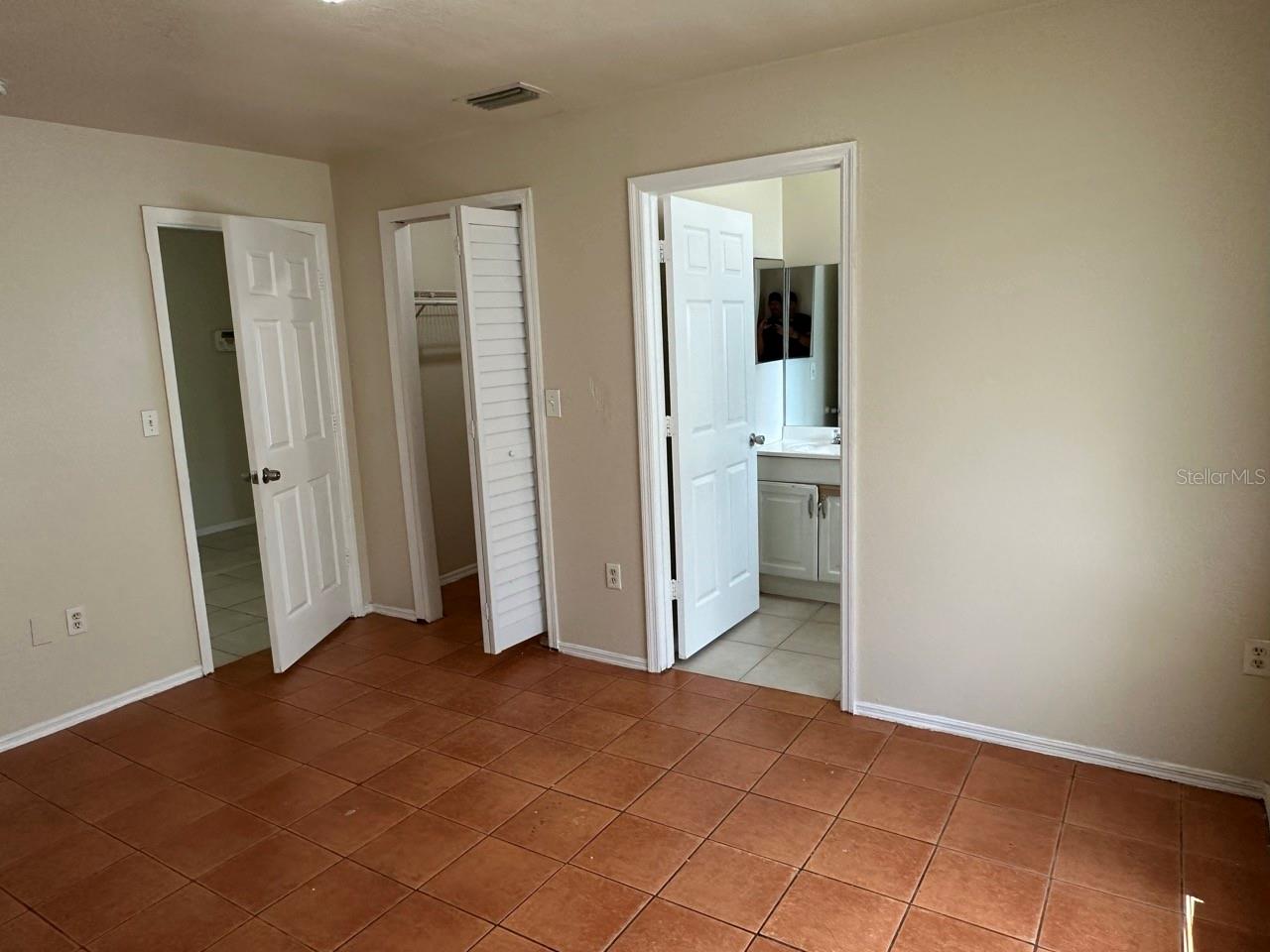 3613 E CHELSEA ST — photo 34