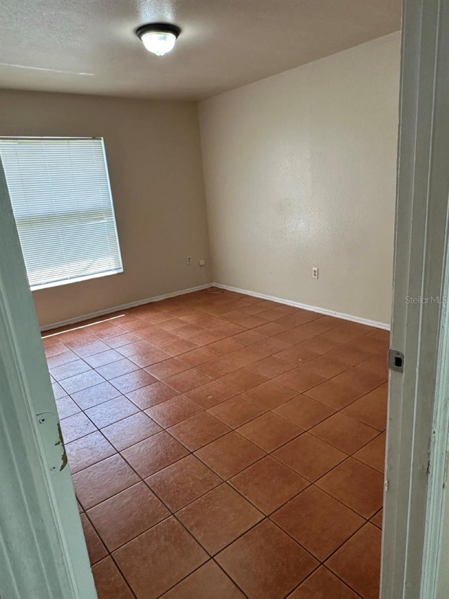 3613 E CHELSEA ST — photo 31