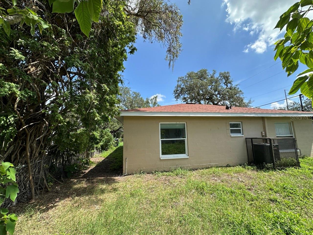 3613 E CHELSEA ST — photo 10