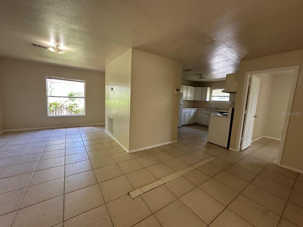 3613 E CHELSEA ST — photo 17