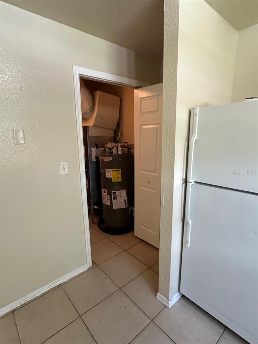 3613 E CHELSEA ST — photo 41