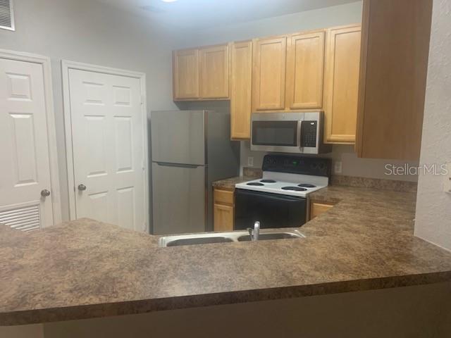 10025 COURTNEY PALMS BLVD #204 — photo 11