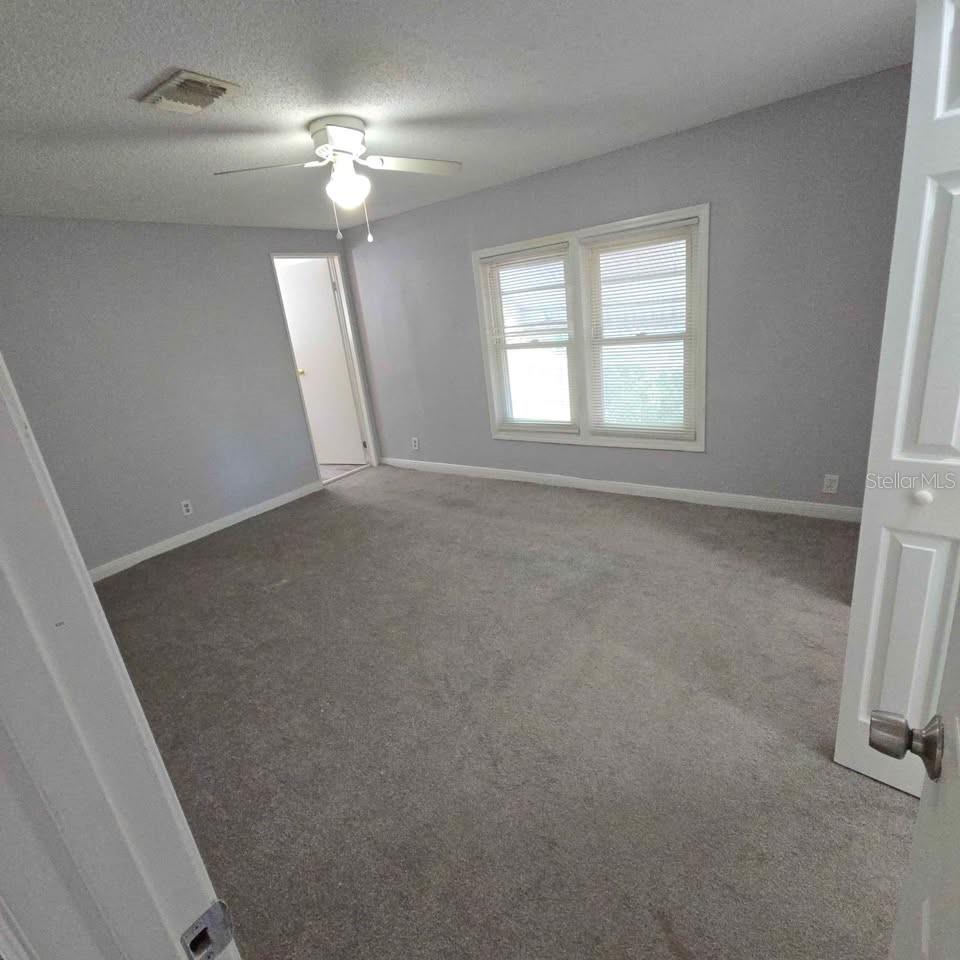 Home in NEW PORT RICHEY — photo 9