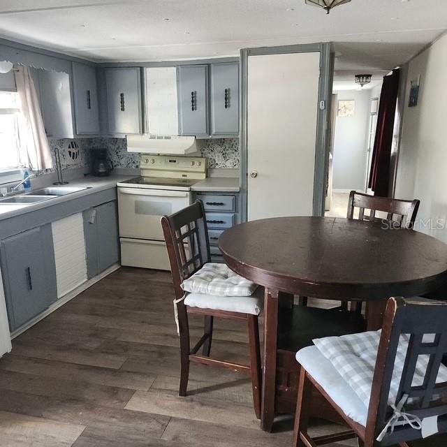Home in NEW PORT RICHEY — photo 6