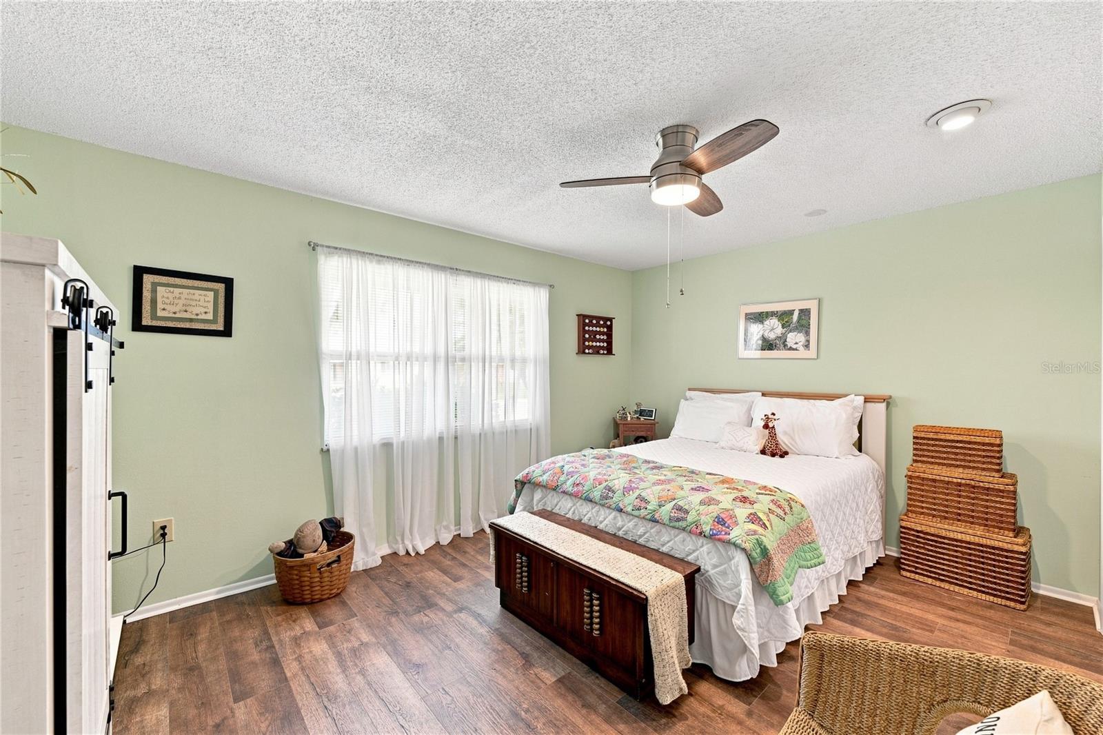 1405 HACIENDA DR — photo 23