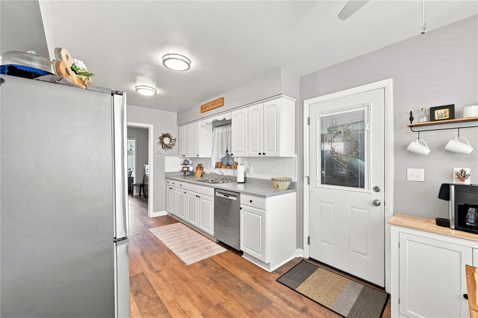 1405 HACIENDA DR — photo 19