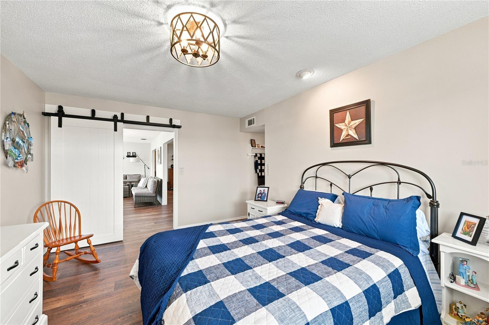 1405 HACIENDA DR — photo 28
