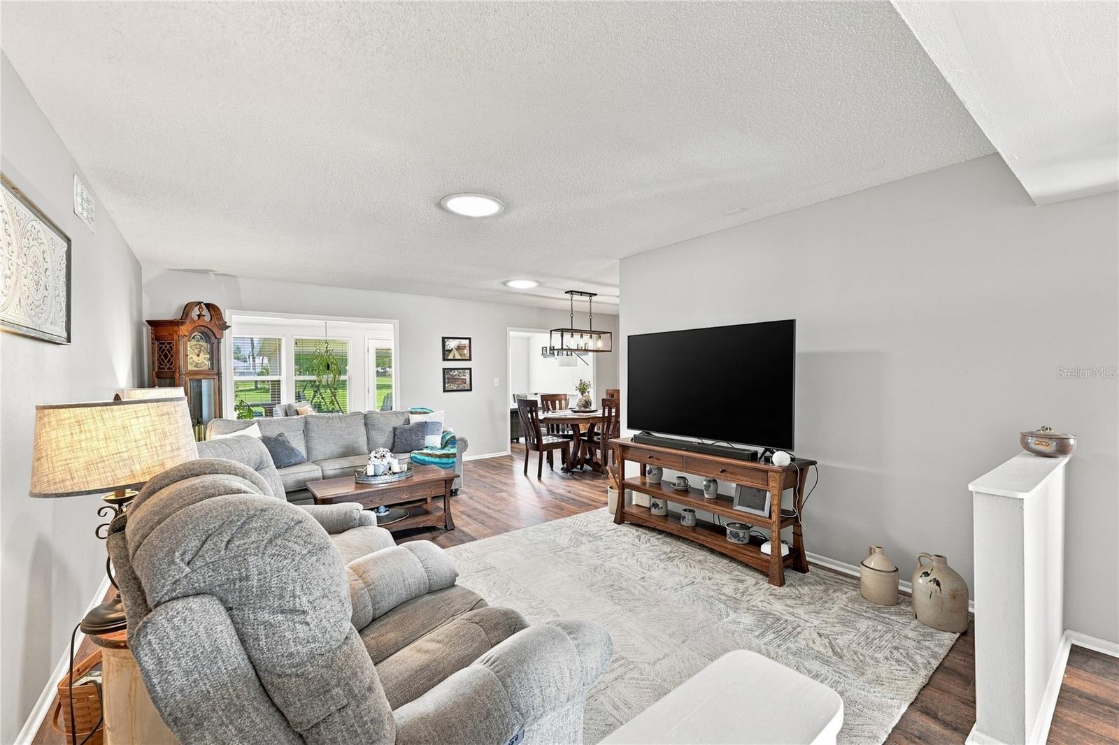 1405 HACIENDA DR — photo 11