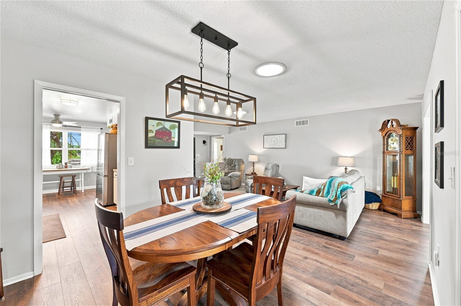 1405 HACIENDA DR — photo 16