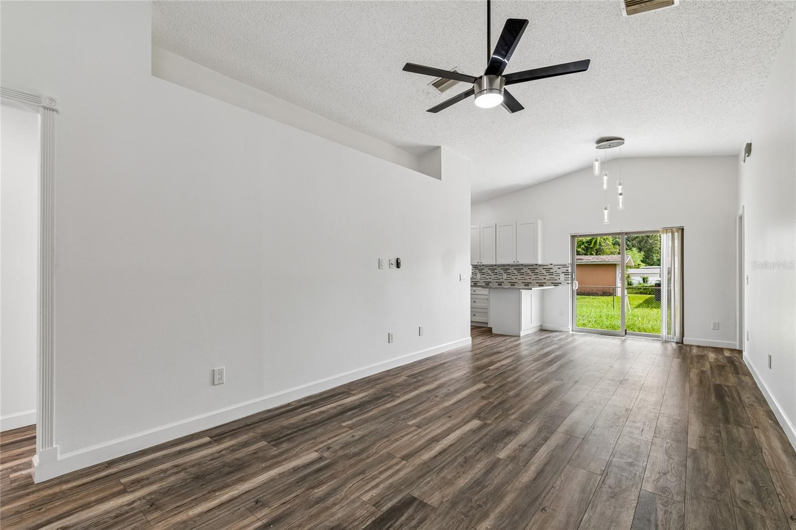 2604 W KIRBY ST — photo 6
