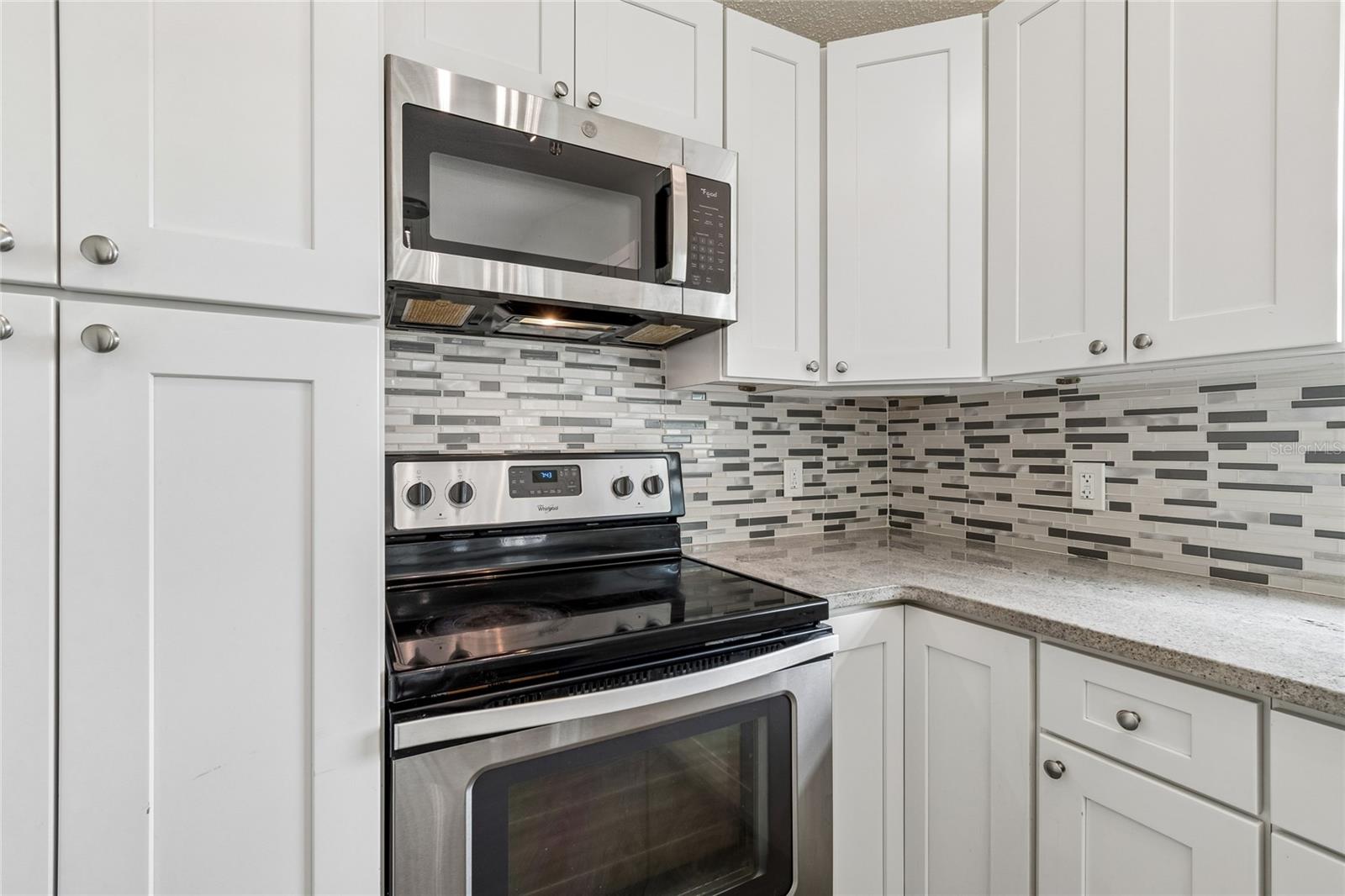 2604 W KIRBY ST — photo 13