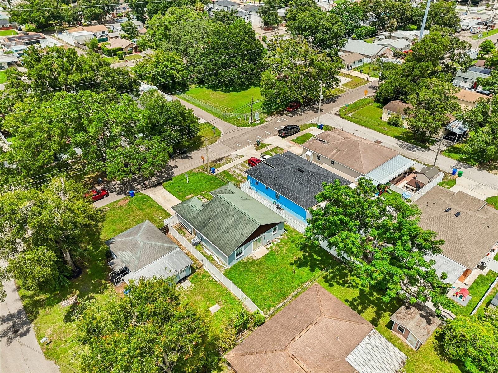 2604 W KIRBY ST — photo 60
