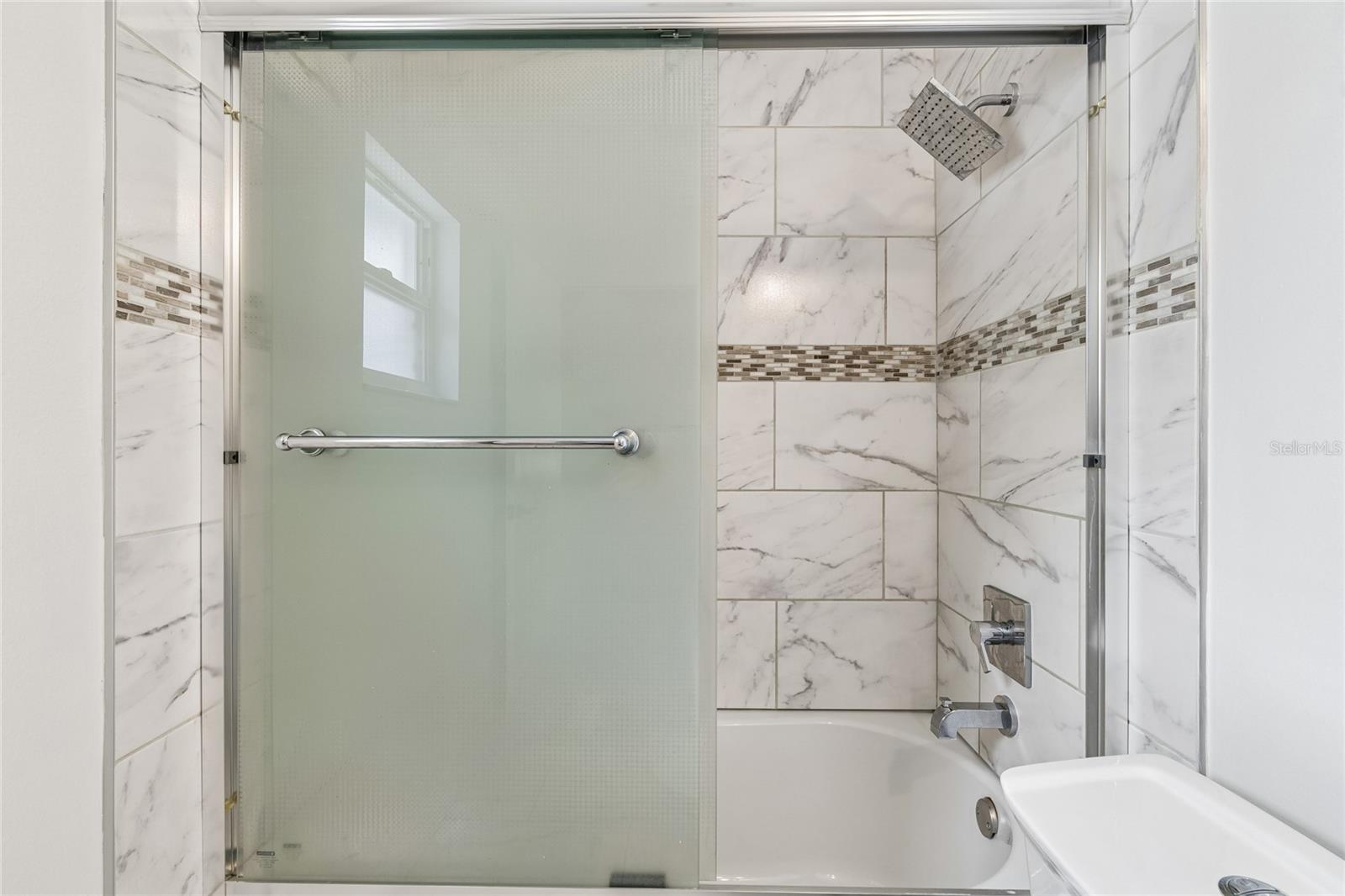 2604 W KIRBY ST — photo 40
