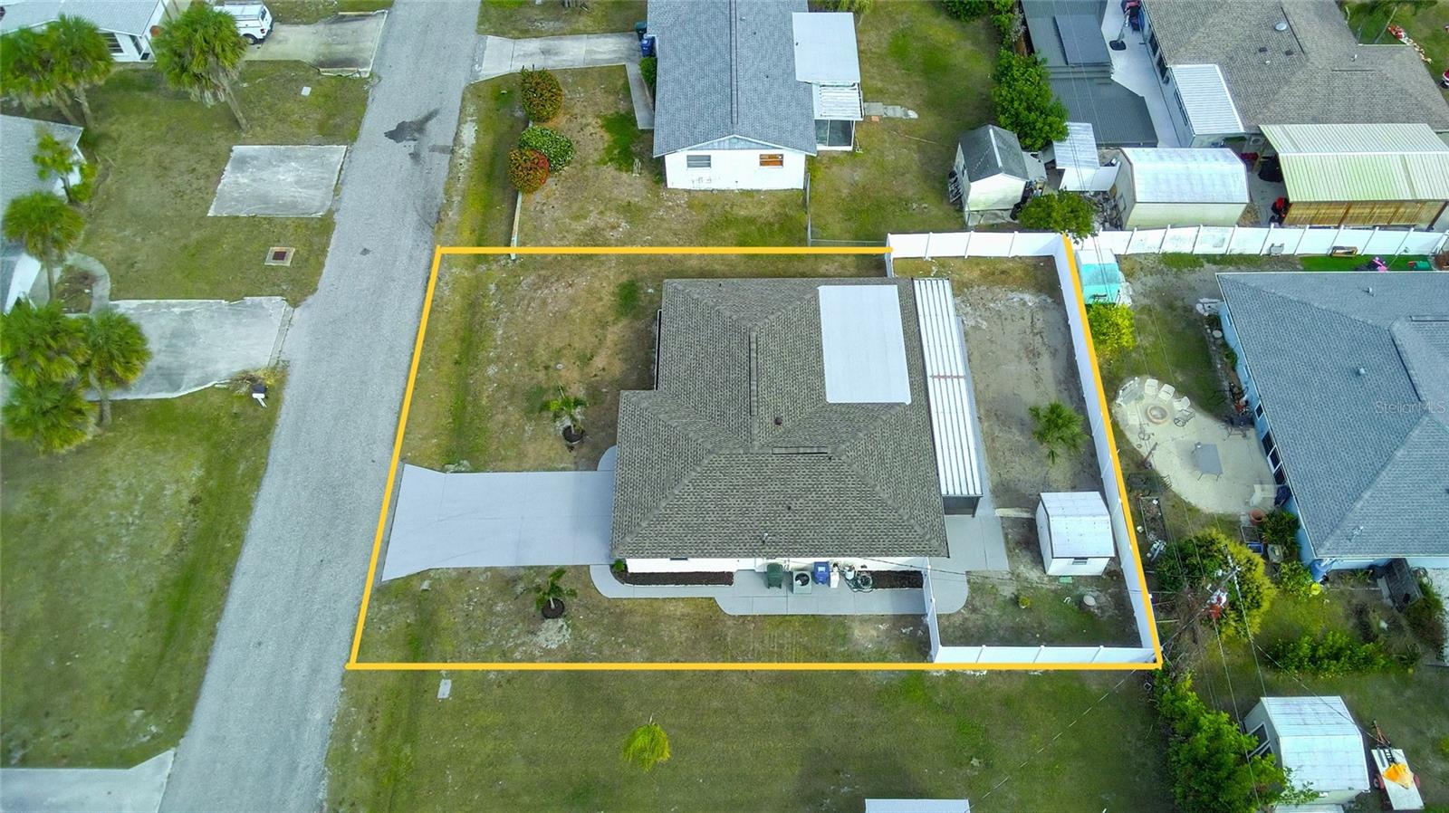 1461 ROYAL RD — photo 58