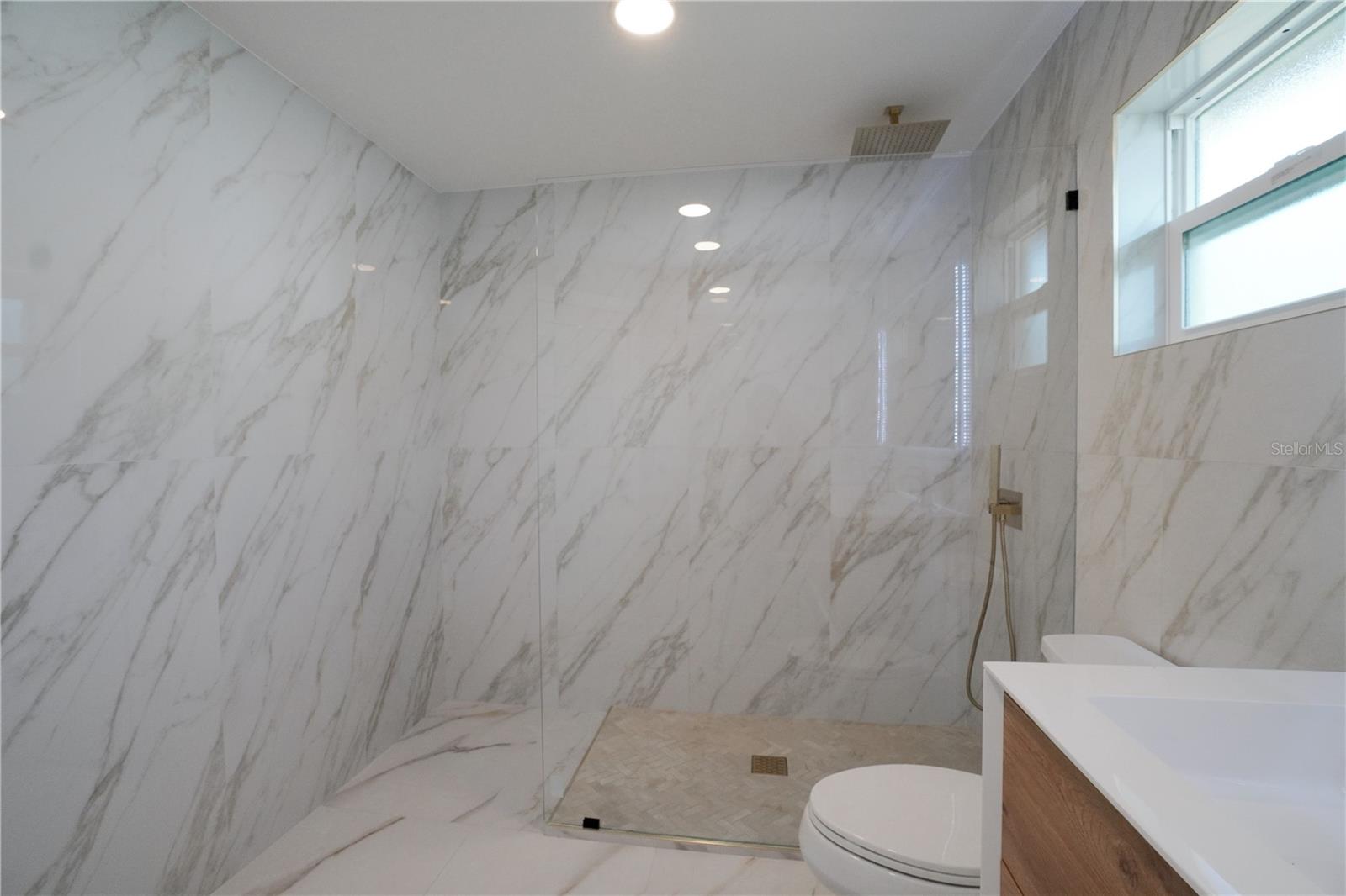 1461 ROYAL RD — photo 32