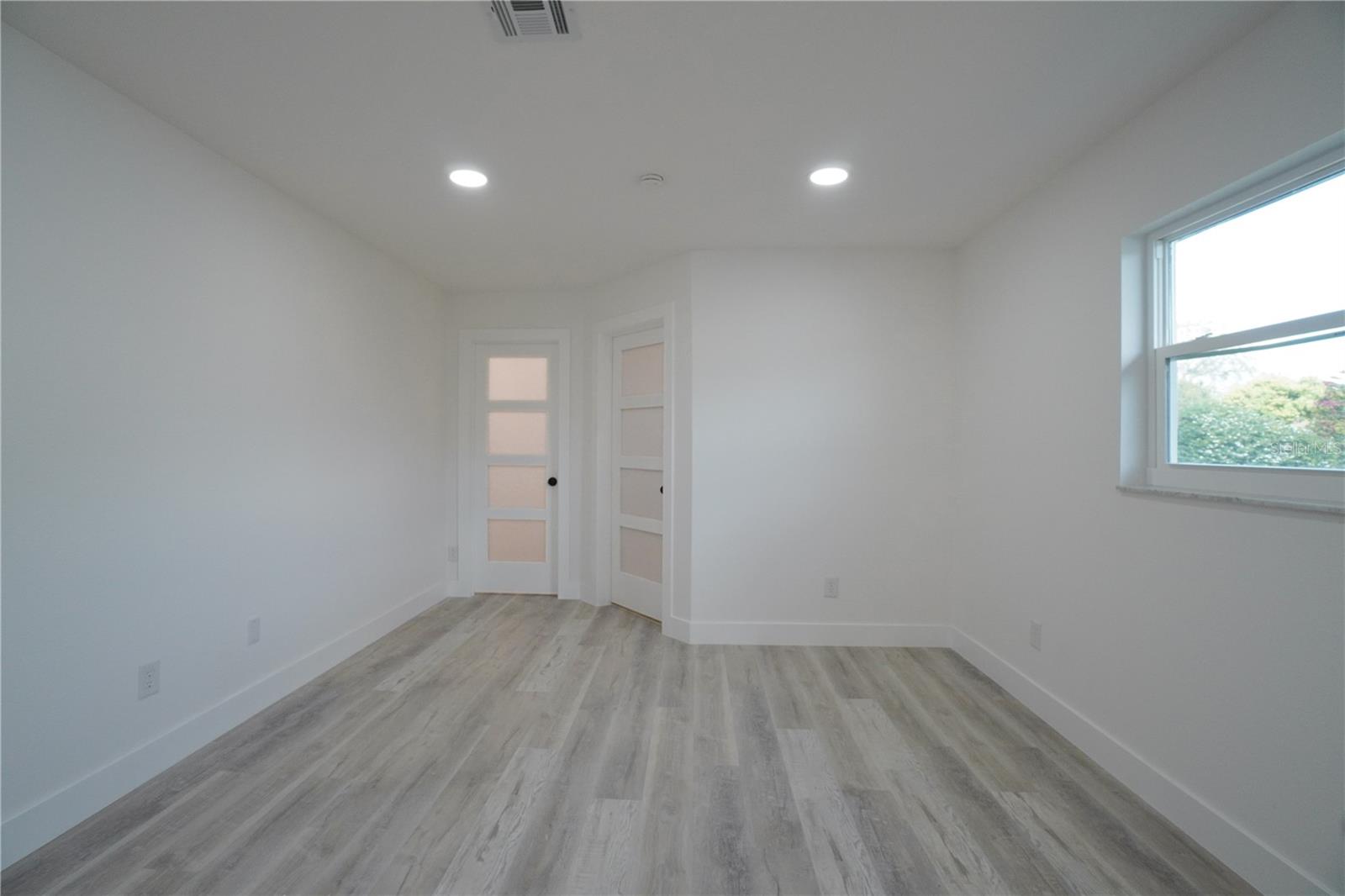 1461 ROYAL RD — photo 31