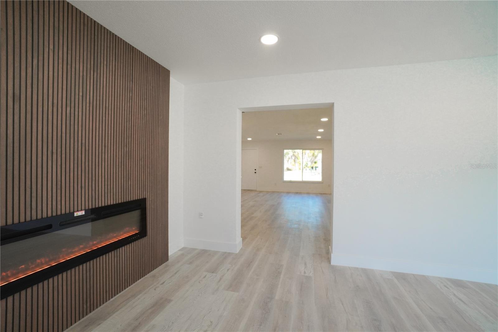 1461 ROYAL RD — photo 25