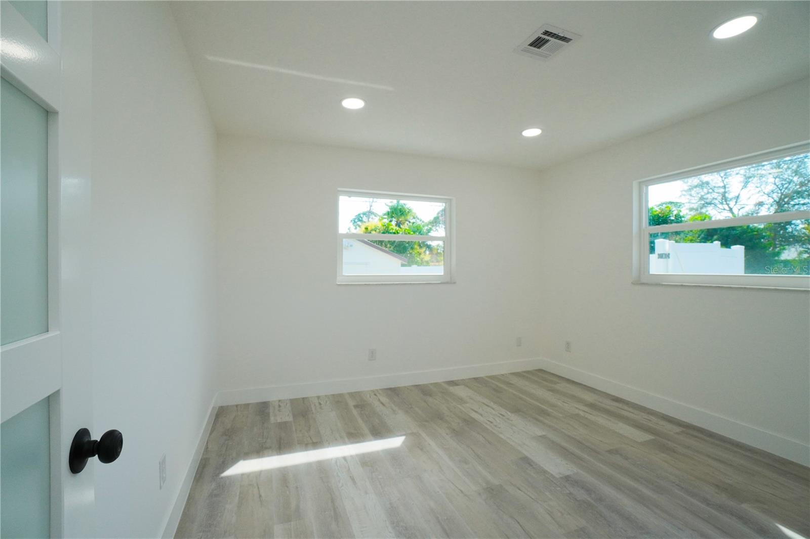 1461 ROYAL RD — photo 28