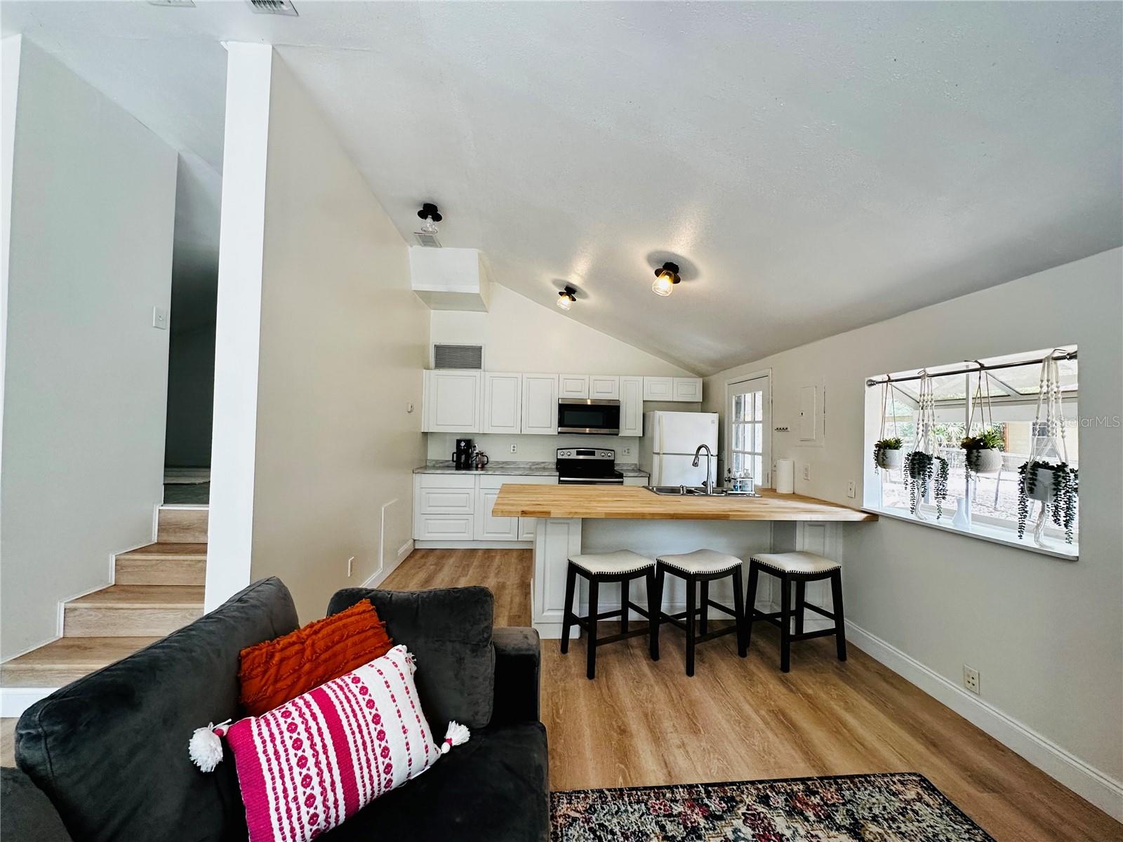 1222 E CRAWFORD ST #B — photo 9