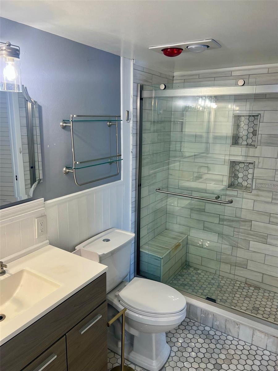 5769 GARDENS DR — photo 14