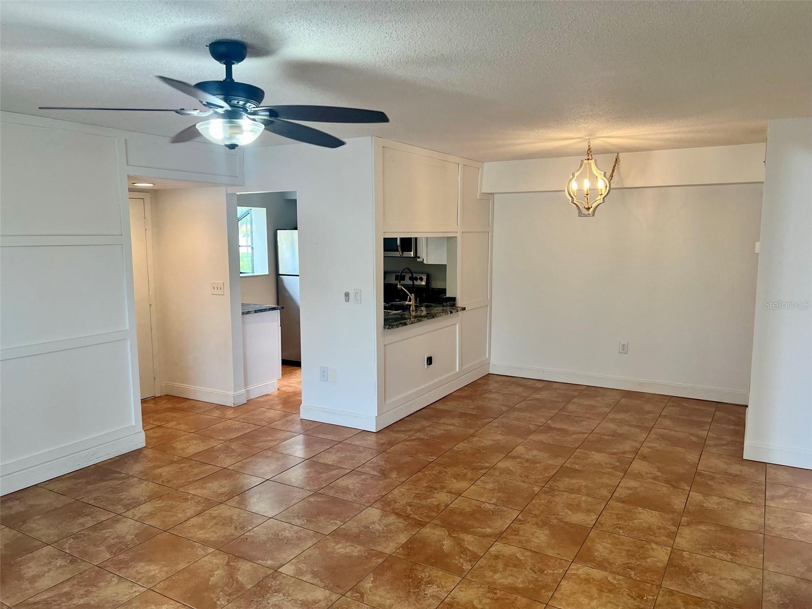 5769 GARDENS DR — photo 4