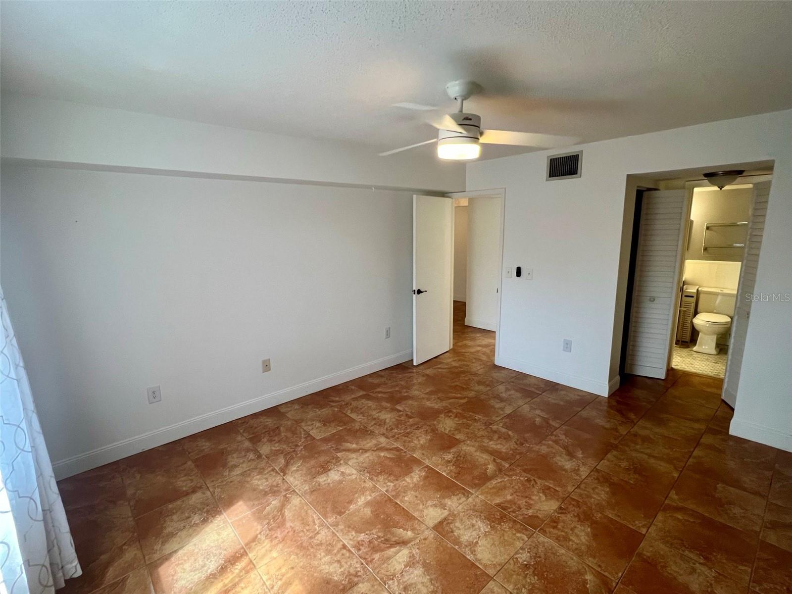 5769 GARDENS DR — photo 10