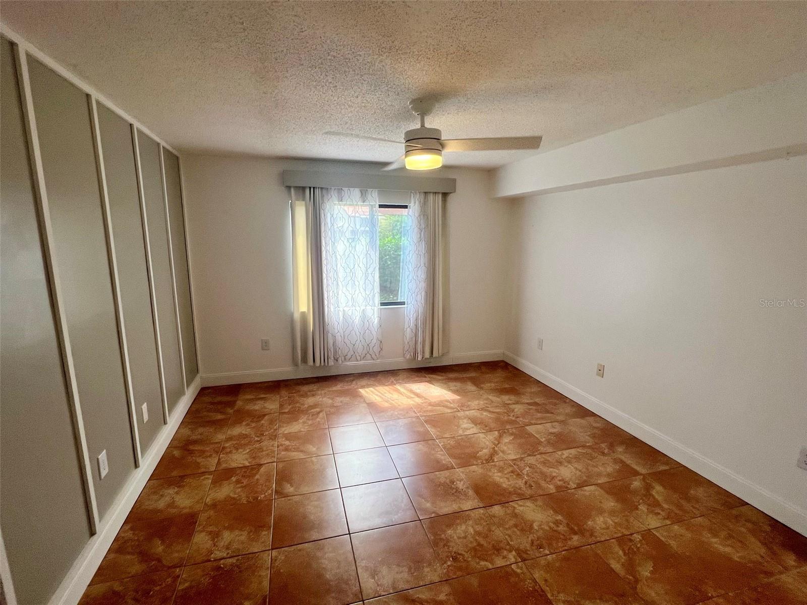 5769 GARDENS DR — photo 11