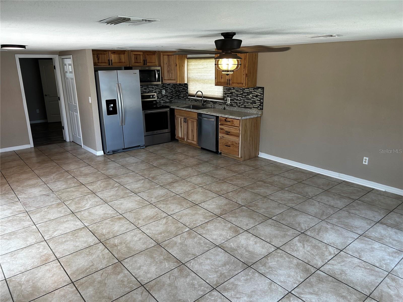 7335 GULF HIGHLANDS DR — photo 39
