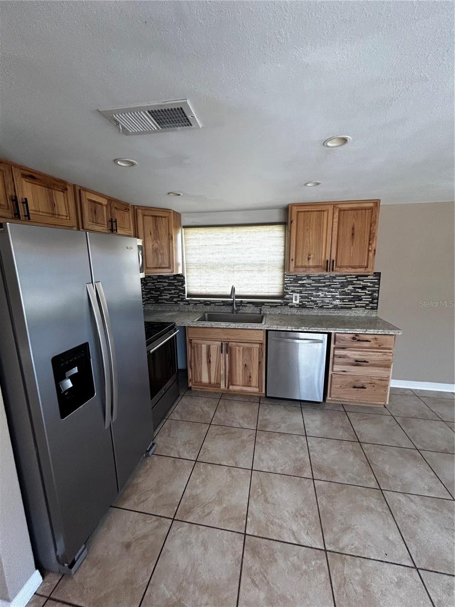 7335 GULF HIGHLANDS DR — photo 8