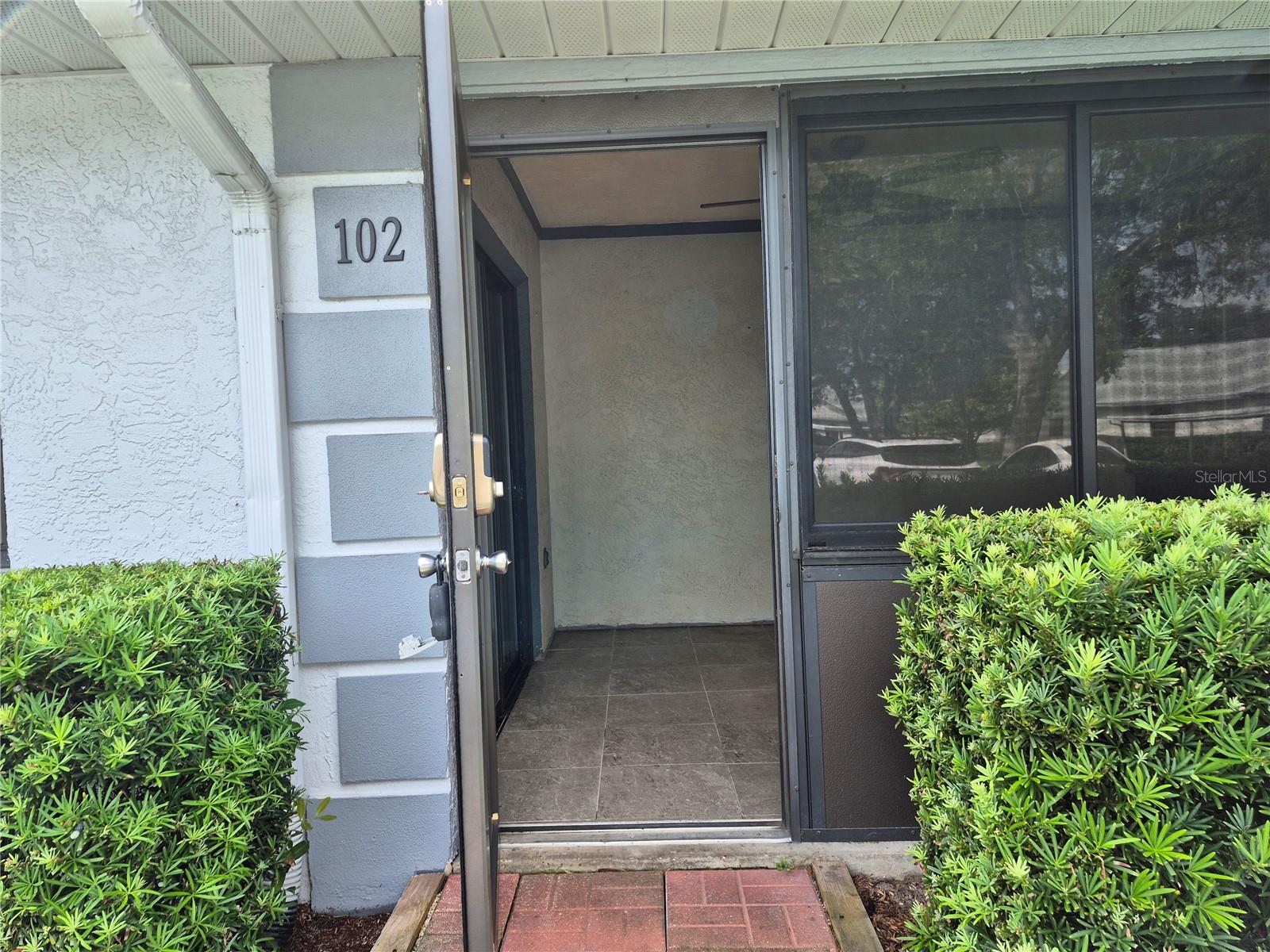 2721 COUNTRYSIDE BLVD #102 — photo 4