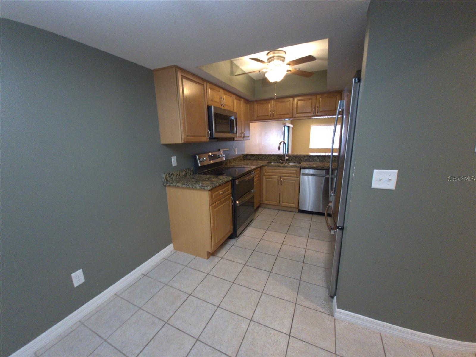 2721 COUNTRYSIDE BLVD #102 — photo 27