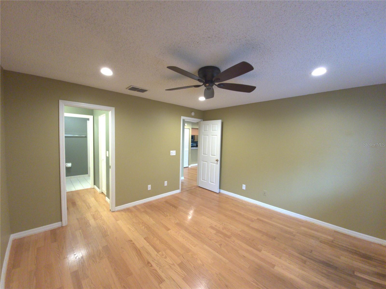 2721 COUNTRYSIDE BLVD #102 — photo 13