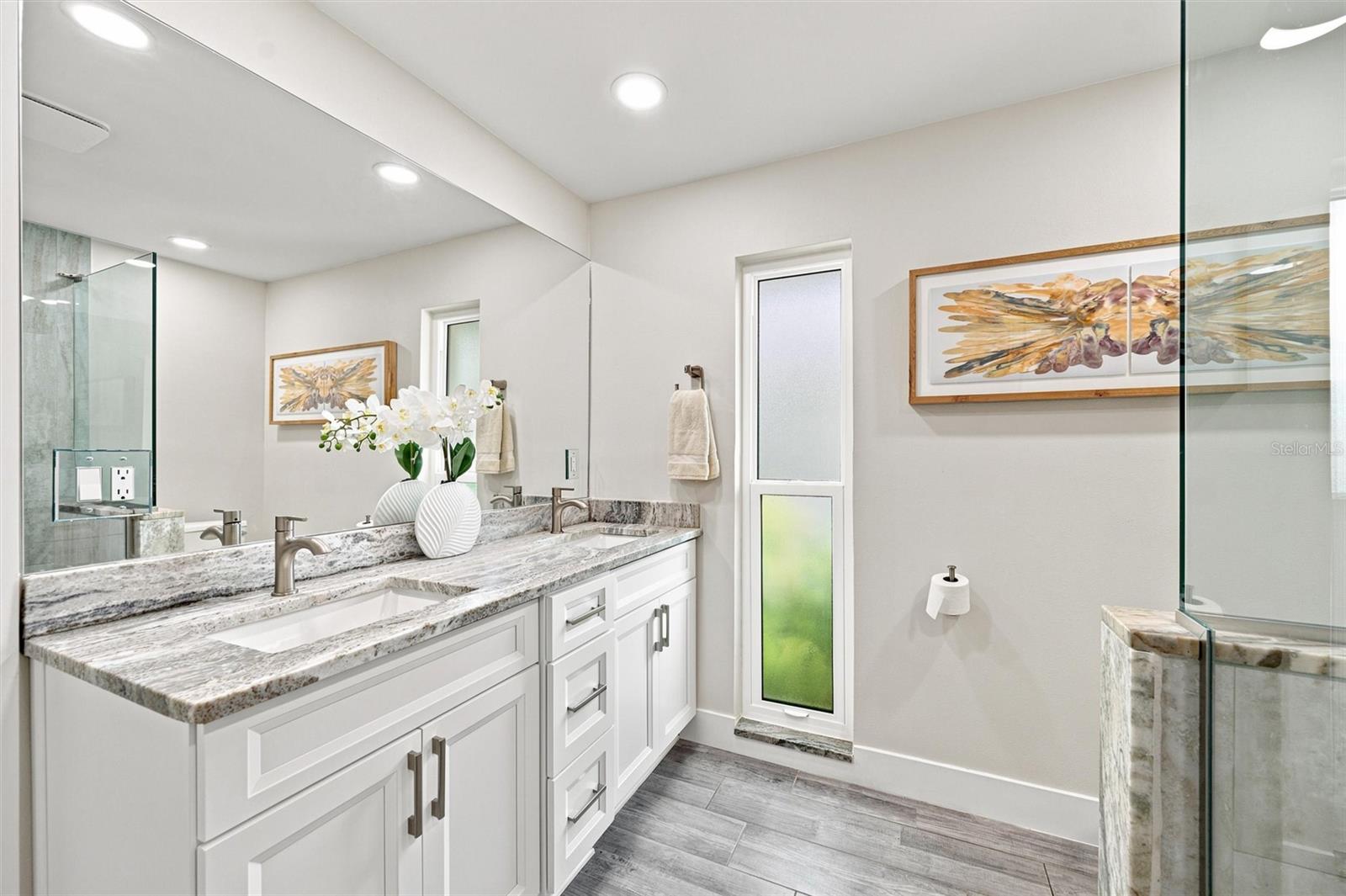2022 HAWAII AVE NE — photo 37