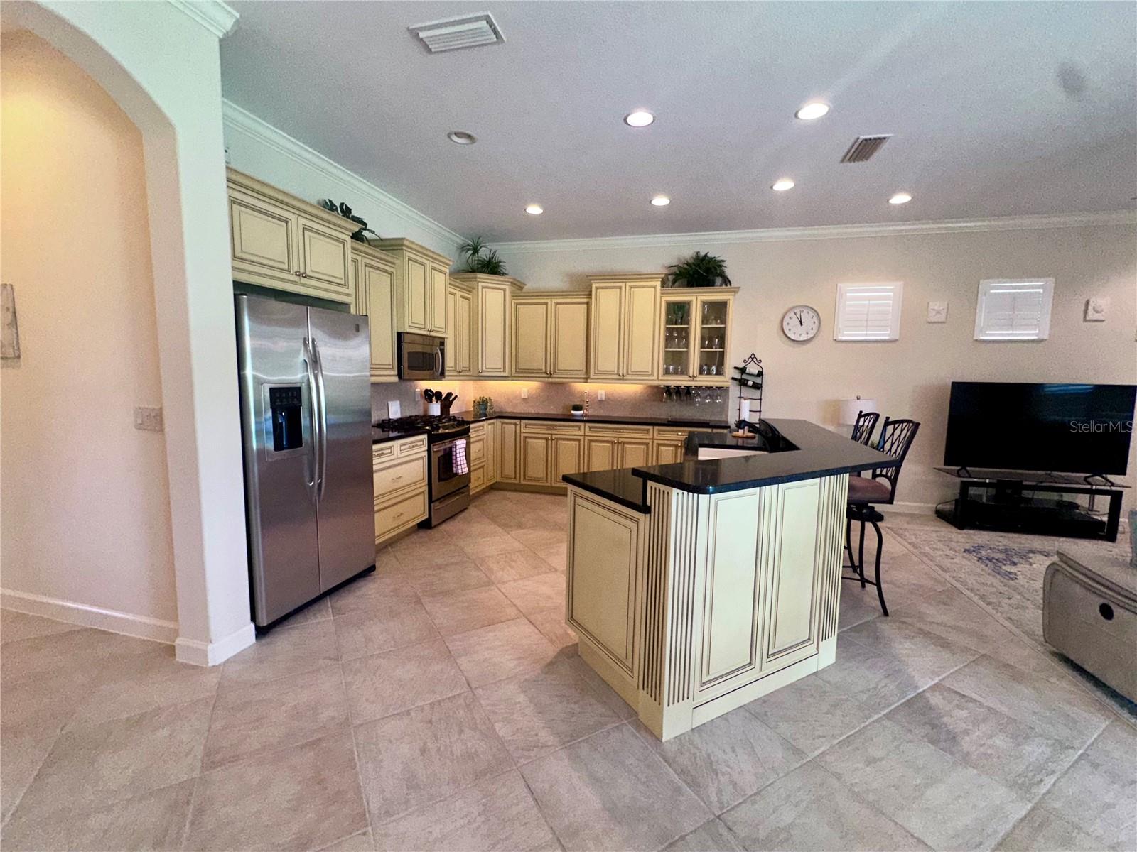 194 MONTELLUNA DR — photo 15
